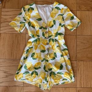 BCBGENERATION white romper with yellow lemon pattern